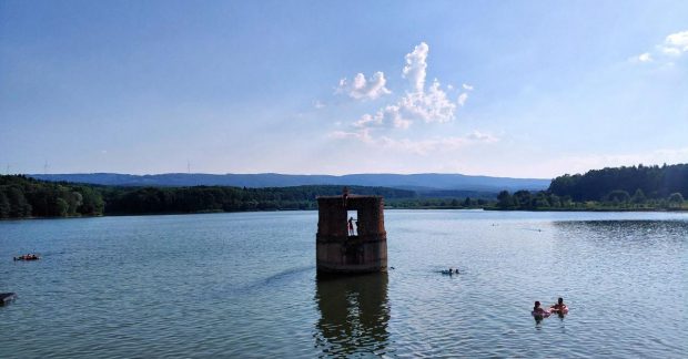 Спека не відступає: Львівщина на водоймах рятується від перегріву. Фоторепортаж.