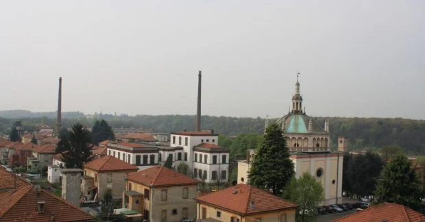 Рай для робітників: Як бізнесмен створив ідеальні умови, поки інші тулилися в бараках.