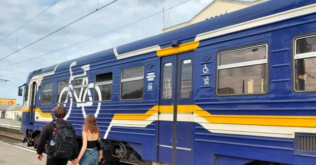 Україна: Повітряні тривоги змінюють роботу поїздів і вокзалів.